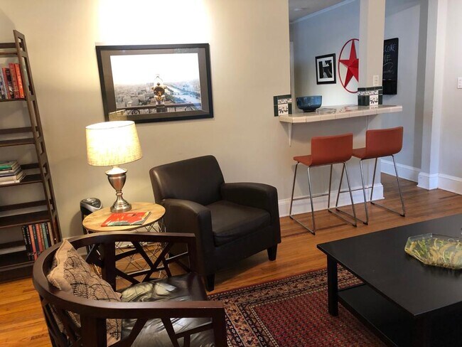 Photo - 2126 Chesterfield Ave