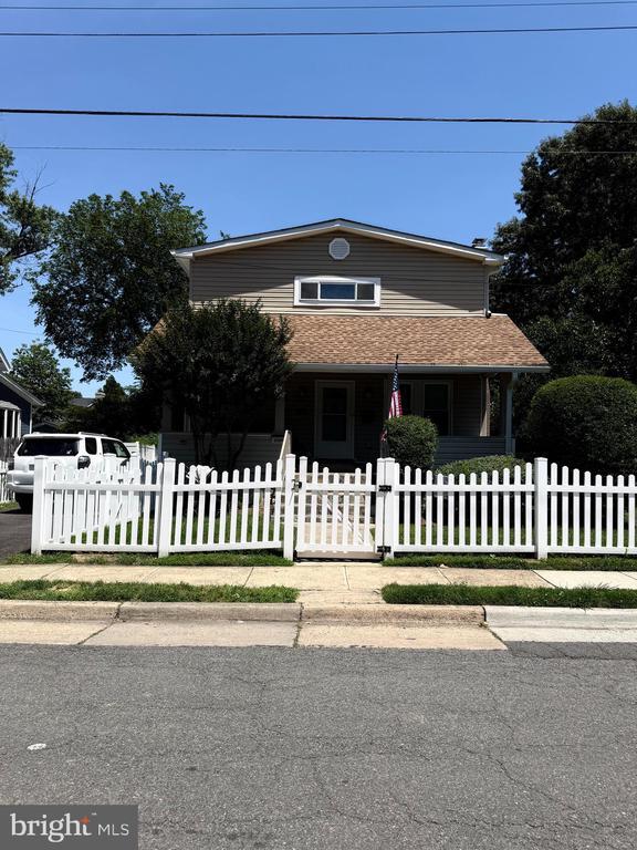 Photo - 2501 Dewitt Ave