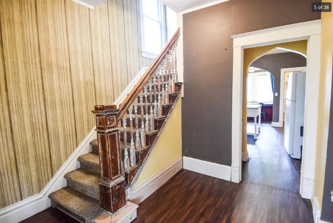 Photo - 716 Knight Ave N