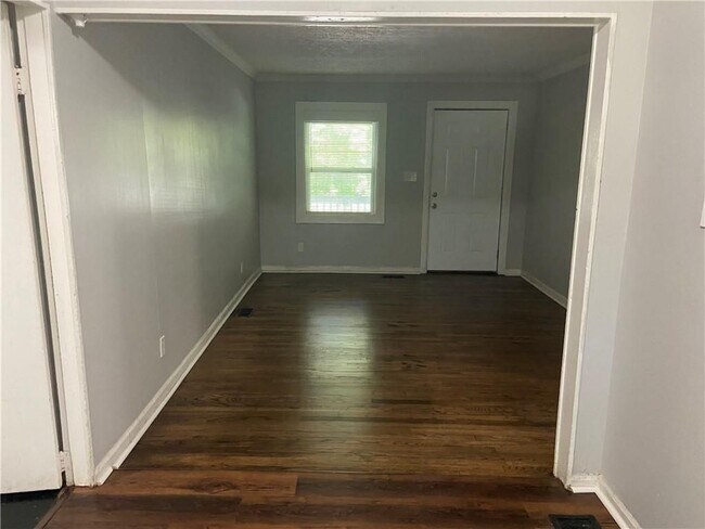 Photo - 3066 Waters Rd SW