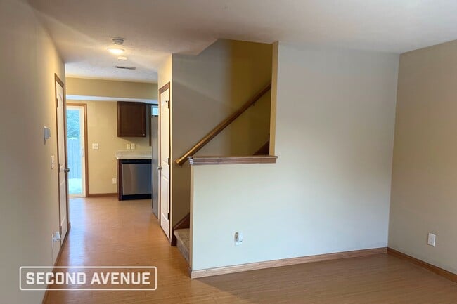 Photo - 385 Station 44 Pl