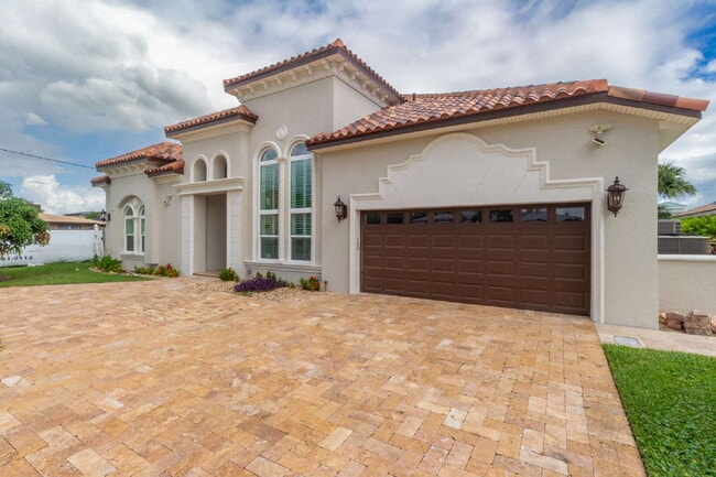 Photo - 4/3 Stunning Waterfront home in the heart of Clearwater Beach!