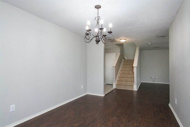 Building Photo - 18926 Piney Way Dr Rental