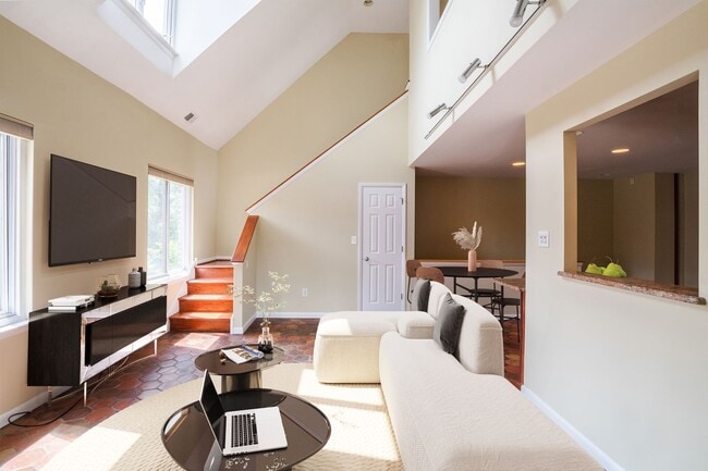 Photo - Beautiful Three Bedroom in Washington Square West