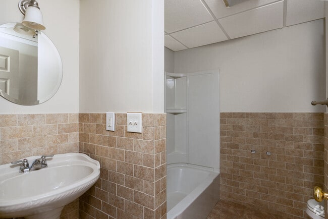 2BR, 1BA - Bathroom