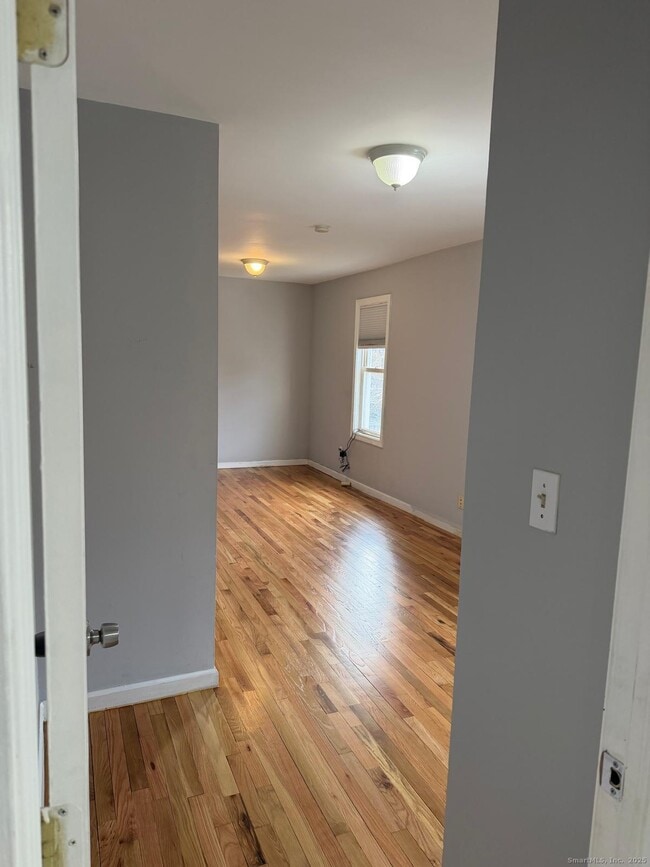 Photo - 99 Wallace St