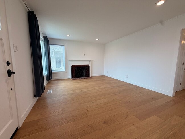 Photo - Spacious 4 Bedroom/2Bathroom Home in South San Francisco!