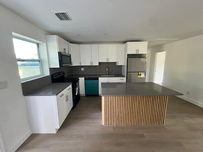 Photo - 422 SW 4th Ave Casa Unidad B