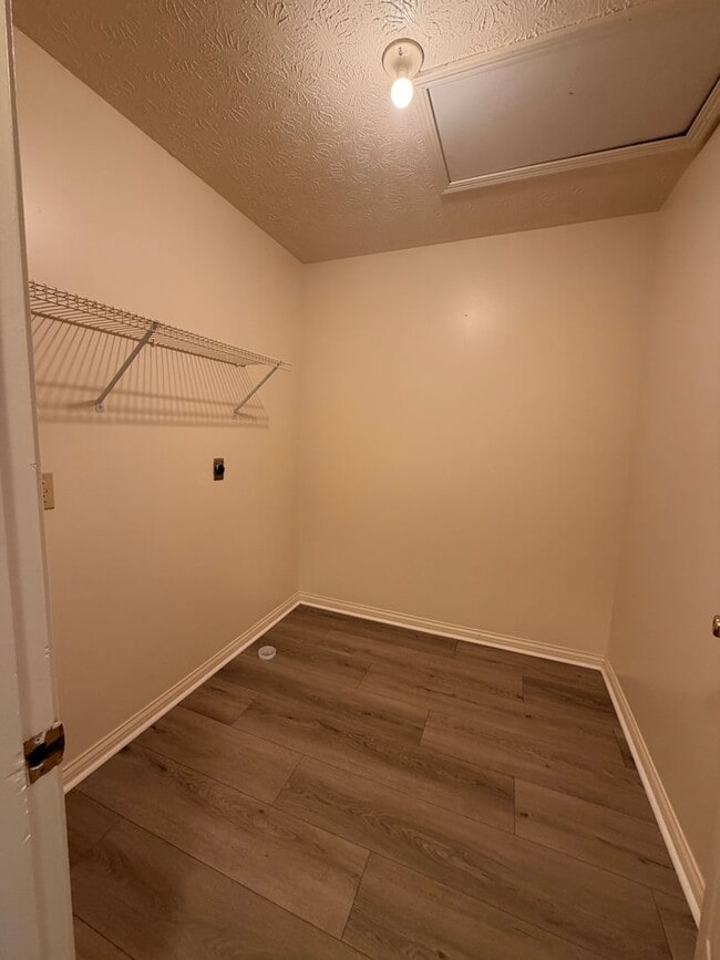 Photo - Spacious 2 Bed 1 Bath Duplex