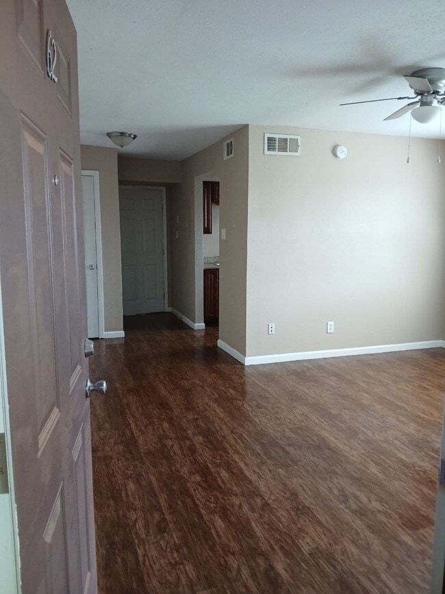 Building Photo - 400 Cedar Ave Unit 62 Rental