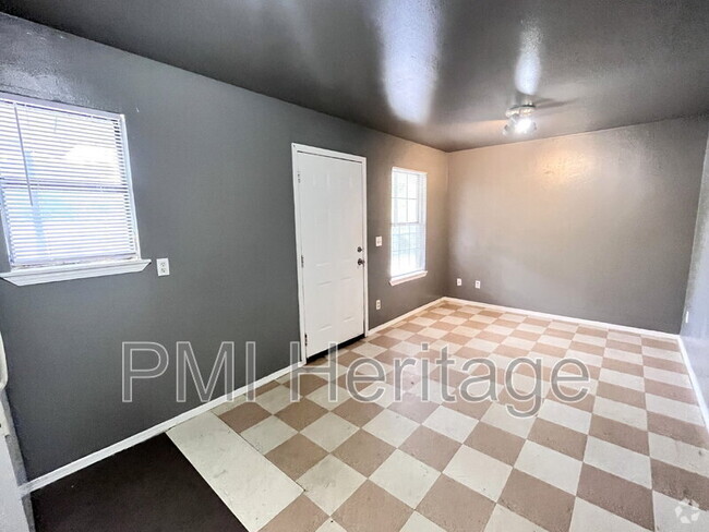 Building Photo - 809 E Huntsville Ave Unit Apt 206