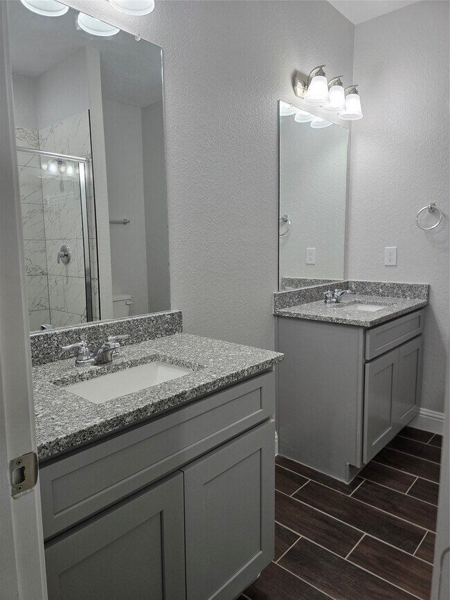 Photo - 213 E Adoue Ave