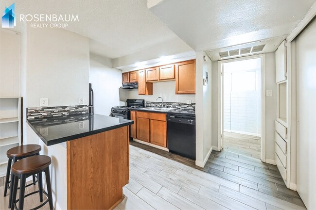 Photo - 6320 N 16th St Unidad 214