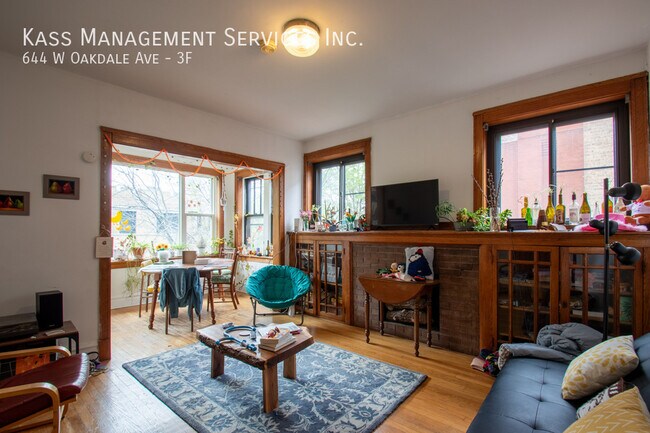 Photo - 644 W Oakdale Ave Unit 3F