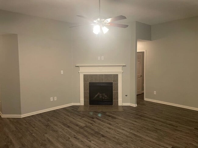 Photo - 3335 Fiorella Way