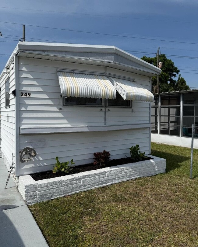 Photo - **FIRST MONTHS RENT FREE** 2 Bedroom Mobile home with Spacious yard!