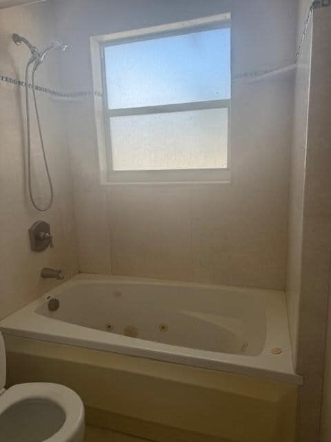 Photo - 1911 NE 8th Ct Unidad 121