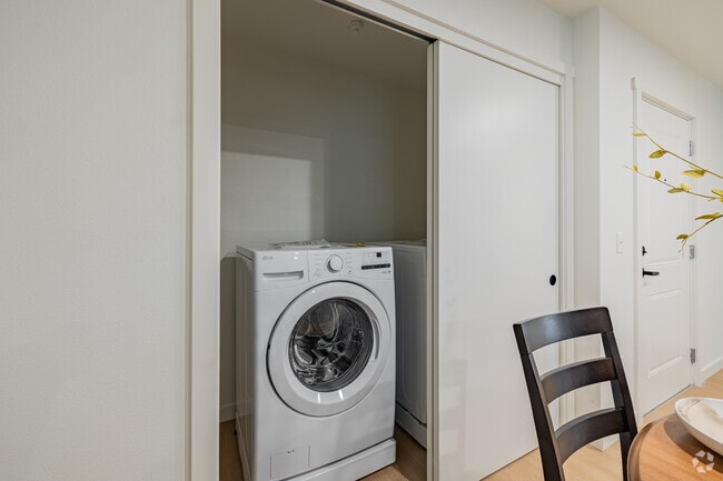 2BR, 1BA - 785SF - In-Unit Laundry