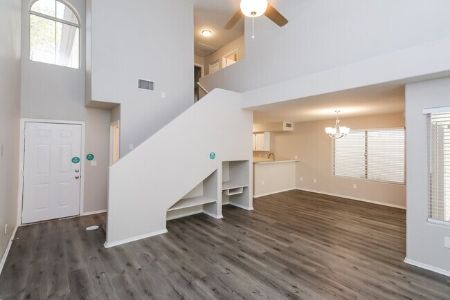 Photo - 425 S Sunrise Dr