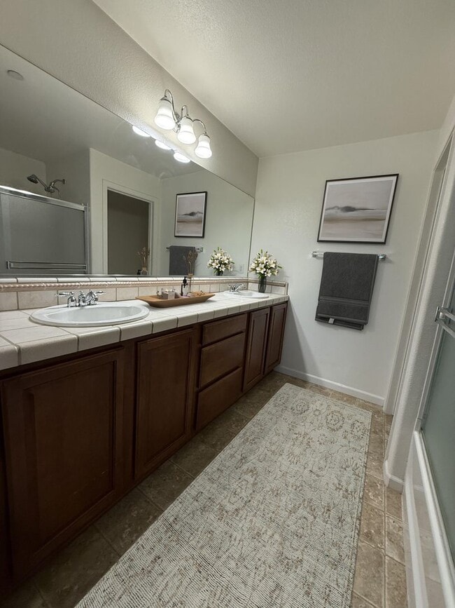 Photo - *For Rent: Stunning 2-Bedroom, 2-Bathroom ...