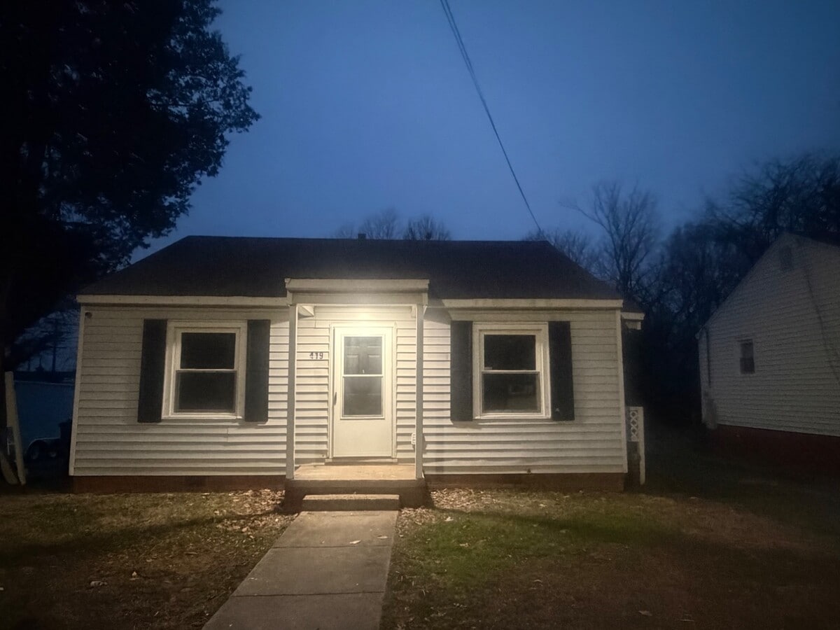 Photo - 419 E 6th St