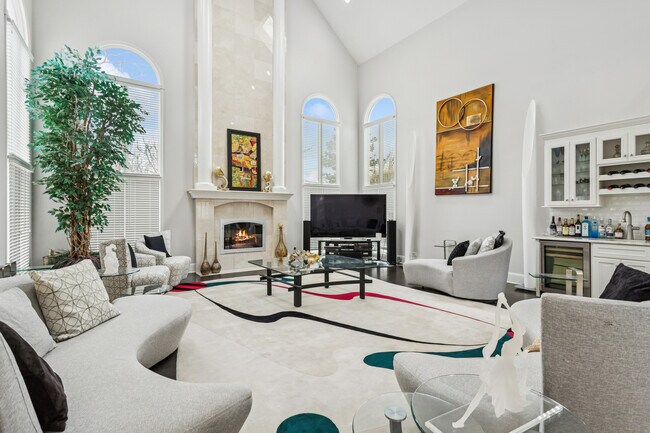 Photo - 9200 Falling Waters Dr W