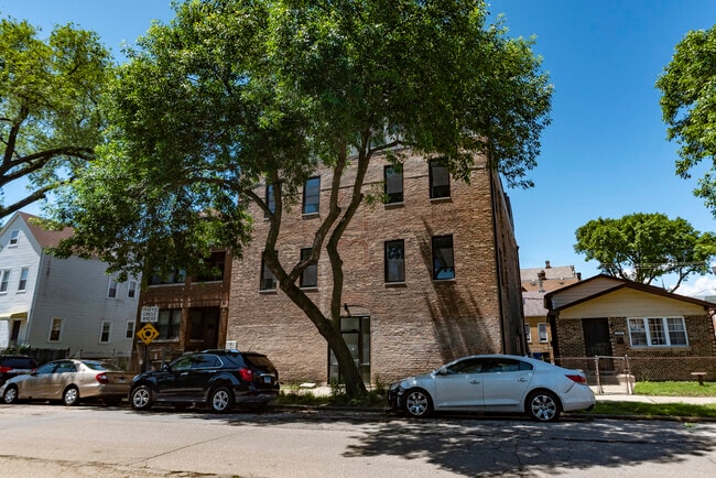 Building Photo - 3132 S Lituanica Ave Rental