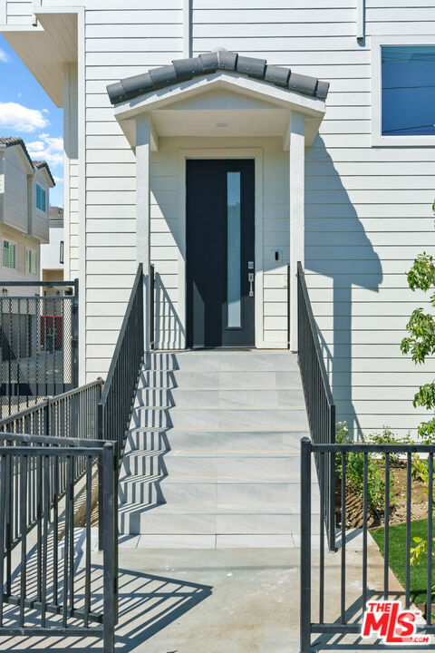 Building Photo - 14651 W Sara Ln Rental