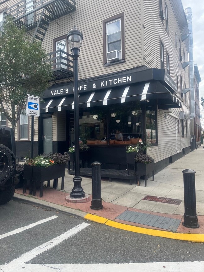 812 22nd St Unit 3R