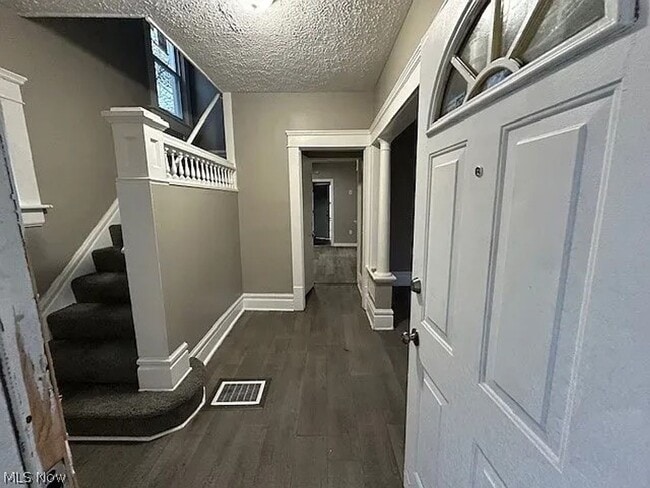 Photo - Spacious 4-Bedroom Home in Cleveland