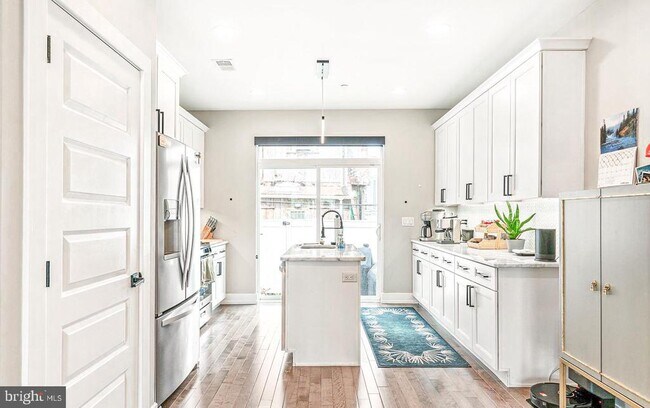 Photo - 1844 N 4th St