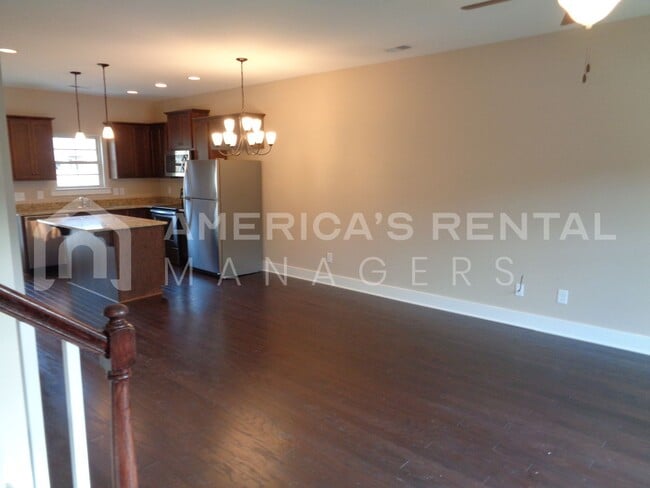 4387 Ridgemont Cir