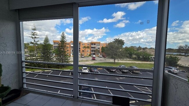 Photo - 3000 Sunrise Lakes Dr W Unit 304