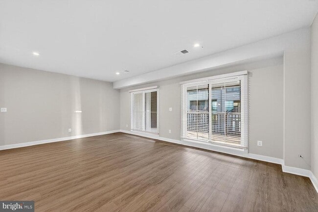 Photo - 1654 Kirkman St