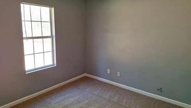 Photo - 128 Live Oak Dr