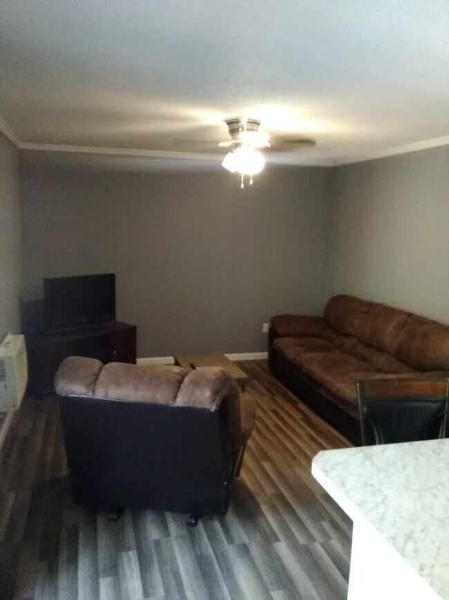 Photo - 197 Hughes St