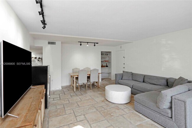 Photo - 9394 SW 77th Ave Unit F4