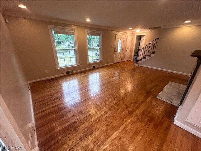 Photo - 20825 Farnsleigh Rd