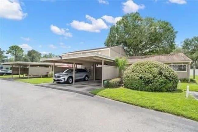 Building Photo - 8608 Lake Isle Dr