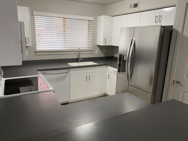 Photo - Great Orem Condo!