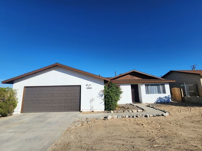 Building Photo - Fully Furnished! Move in with just a suitcase!