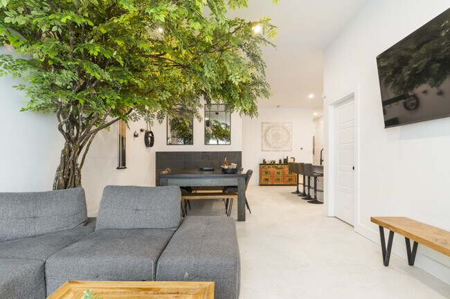 Photo - 4107 QC-335 Unit ID1061559P