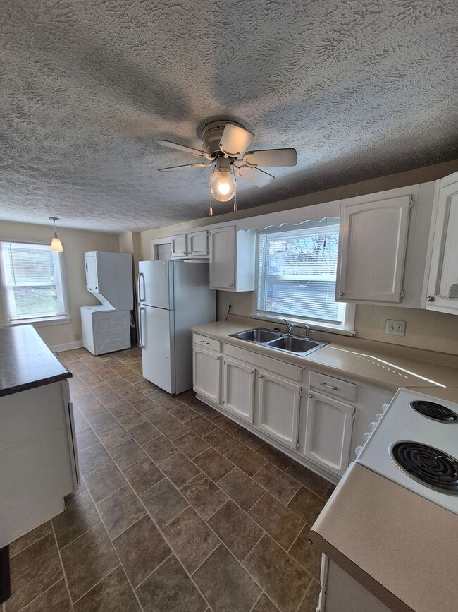 Photo - 208 W Miller St Unit 01