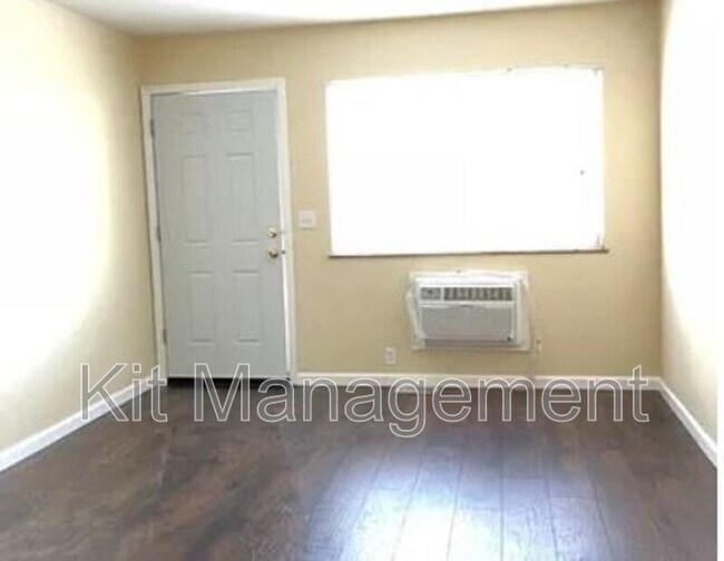 Charming 1-Bedroom Near West Laskey – Cozy, Convenient, and Affordable at $675 / $99 Move In Special