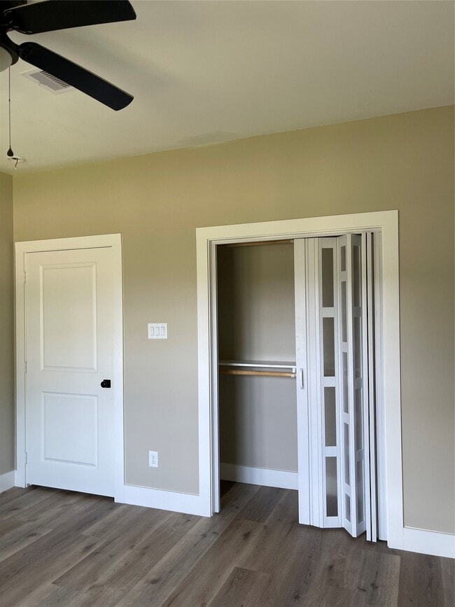 Photo - 607 Schurmier Rd