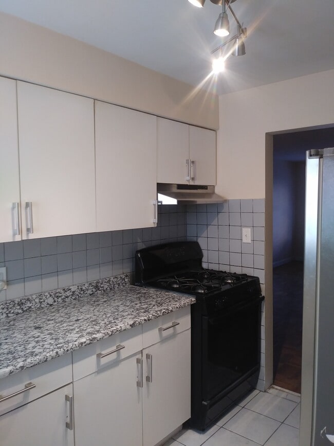 Photo - 4817 Hull St Unit 1