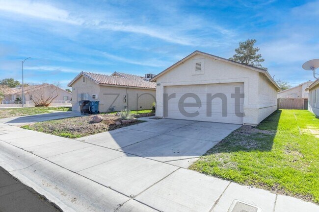 Photo - 2005 Rose Coral Ave