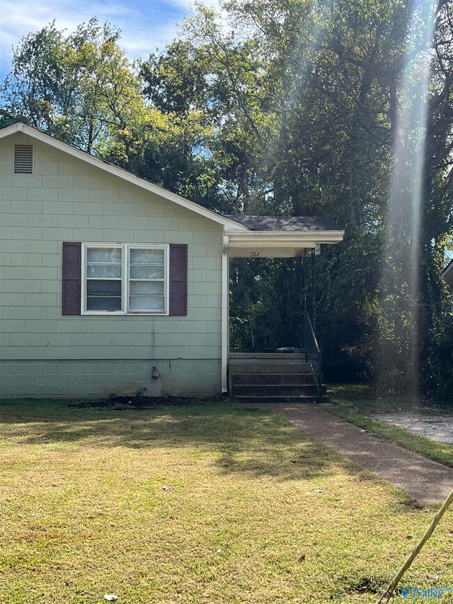 Photo - 1322 Oshaughnessy Ave NE