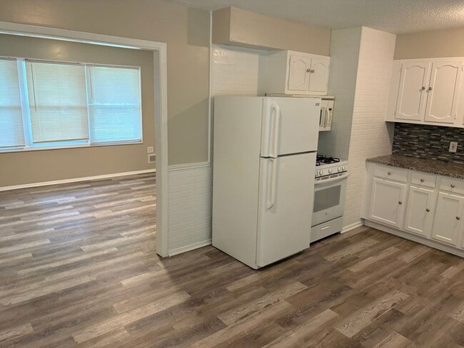 Photo - Large 3 bedroom house available