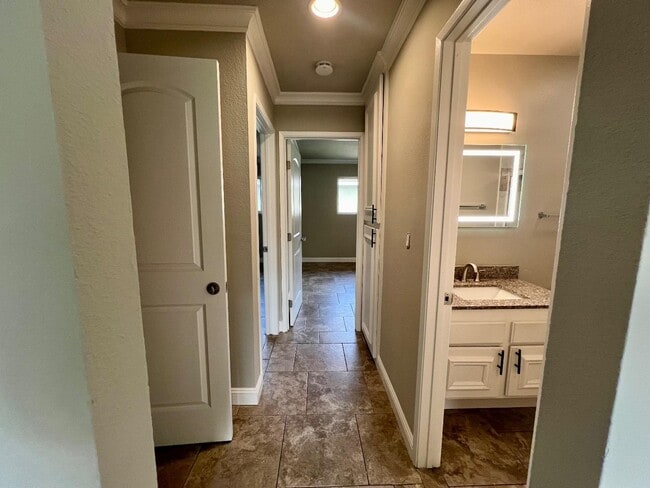 Photo - 1840 Southwest Expy Condo